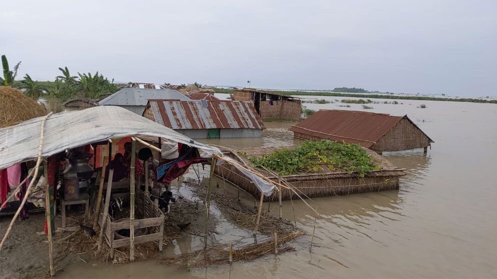 বন্যা পরিস্থিতির অবনতি, দুর্ভোগ বাড়ছে