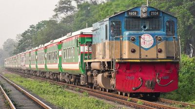 বৃহস্পতিবার থেকে সীমিত পরিসরে ট্রেন চালু