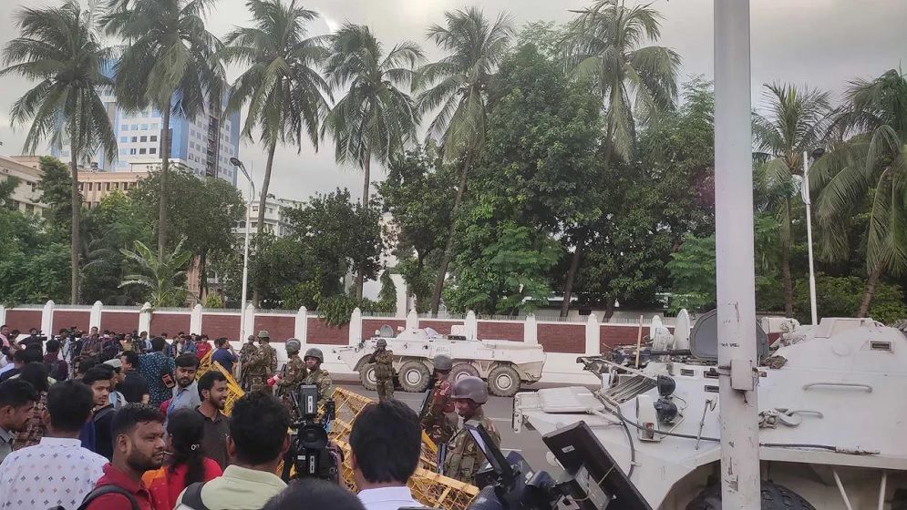 শপথগ্রহণ ঘিরে বঙ্গভবনের আশপাশে নিরাপত্তার জোরদার