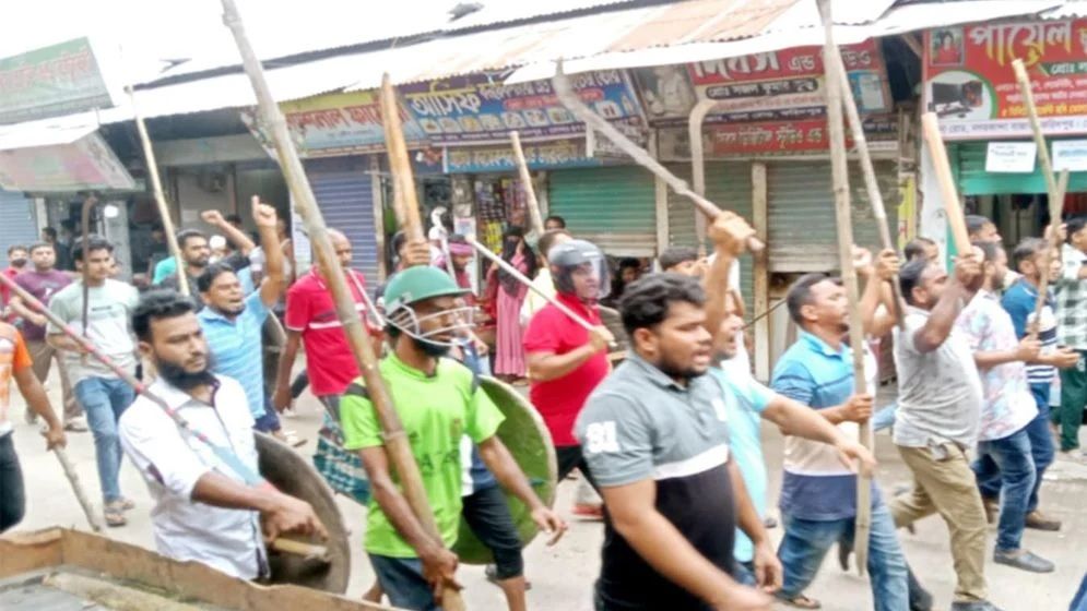 ফরিদপুরে বিএনপির দুই গ্রুপের মধ্যে সংঘর্ষ, নিহত ১ আহত ৩০