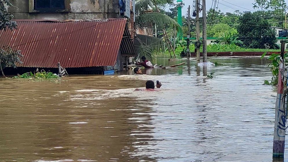 ৩ জেলায় বন্যা পরিস্থিতির উন্নতি, প্রাণহানি বেড়ে ৫৪