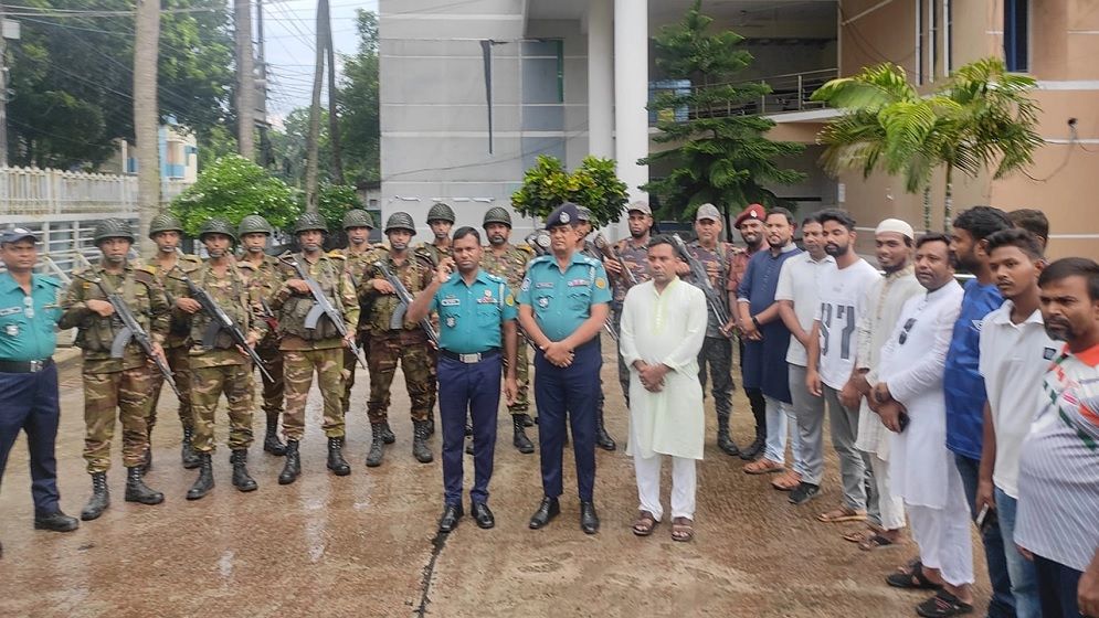 দায়িত্ব পালনে থানায় ফিরতে শুরু করেছে পুলিশ