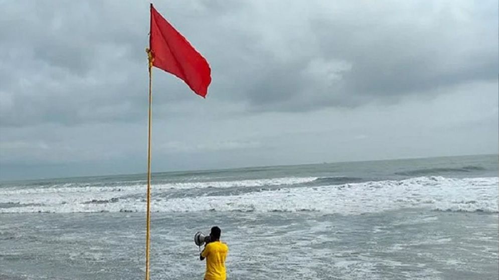 দেশের সকল সমুদ্র বন্দরে ৩ নম্বর সতর্ক সংকেত