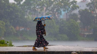 দিনভর থেমে থেমে বৃষ্টির আভাস