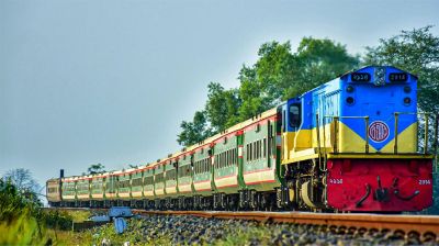 সাড়ে ৮ ঘণ্টা পর ঢাকা-ময়মনসিংহ রুটে রেল যোগাযোগ স্বাভাবিক