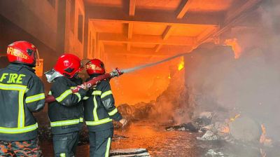 সোনারগাঁয়ে টিস্যু কারখানায় আগুন, নিয়ন্ত্রণে ১৪ ইউনিট