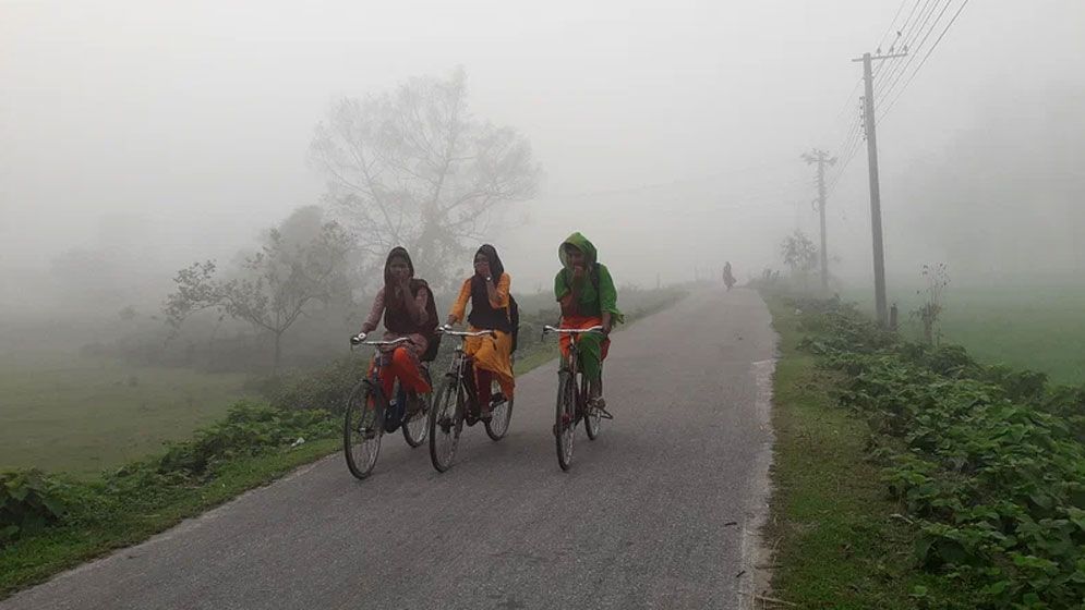 বজ্রসহ বৃষ্টির পূর্বাভাস, পড়তে পারে কুয়াশাও