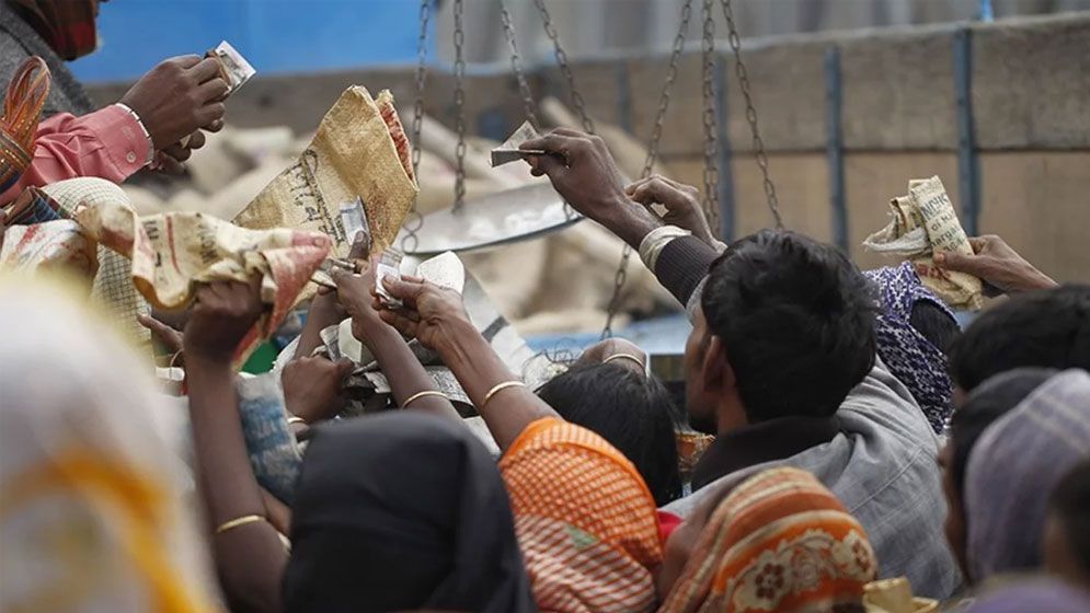 ১ জানুয়ারি থেকে স্মার্ট কার্ডেই মিলবে টিসিবির পণ্য