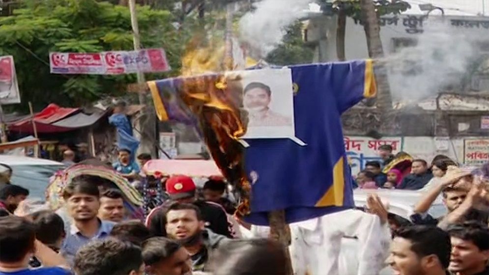 ঢাকা কলেজ ছাত্রদলের নবগঠিত কমিটি প্রত্যাখান, পদবঞ্চিতদের বিক্ষোভ