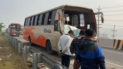 ঢাকা-মাওয়া এক্সপ্রেসওয়েতে কয়েকটি যানবাহনে সংঘর্ষ, নিহত ১