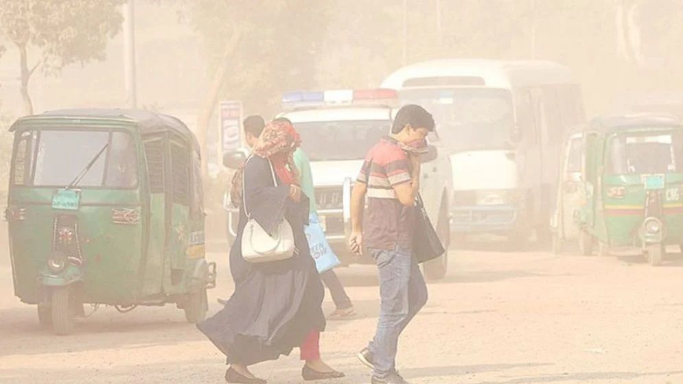 আইকিউএয়ারের তথ্যানুসারে দূষিত শহরের তালিকায় শীর্ষে ঢাকা