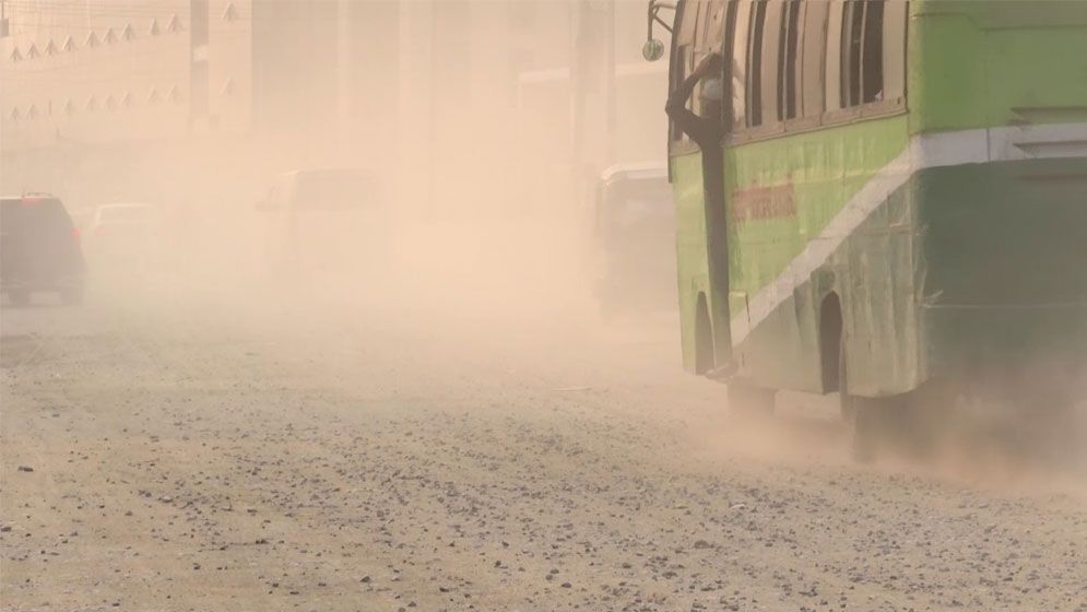 আজ ঢাকার বাতাস স্বাস্থ্যের জন্য মারাত্মক ঝুঁকিপূর্ণ