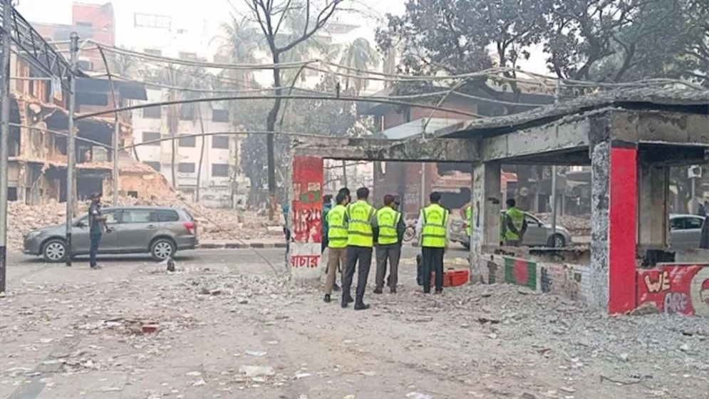 ধানমন্ডি ৩২ থেকে আলামত সংগ্রহ করেছে সিআইডি