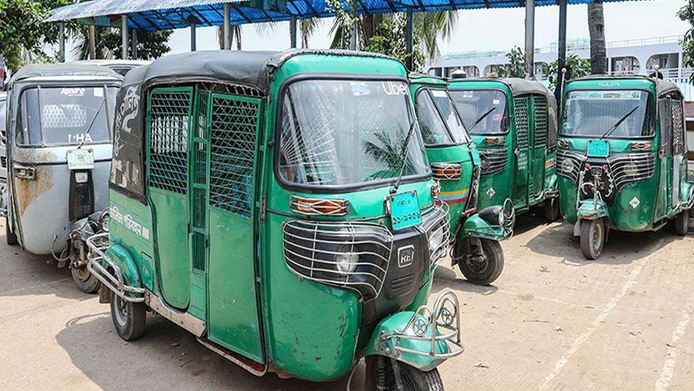 সিএনজিতে মিটারের বেশি ভাড়া নিলে জেল-জরিমানা: বিআরটিএ