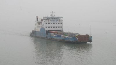 ঘন কুয়াশায় শরীয়তপুর-চাঁদপুর রুটে ফেরি চলাচল বন্ধ