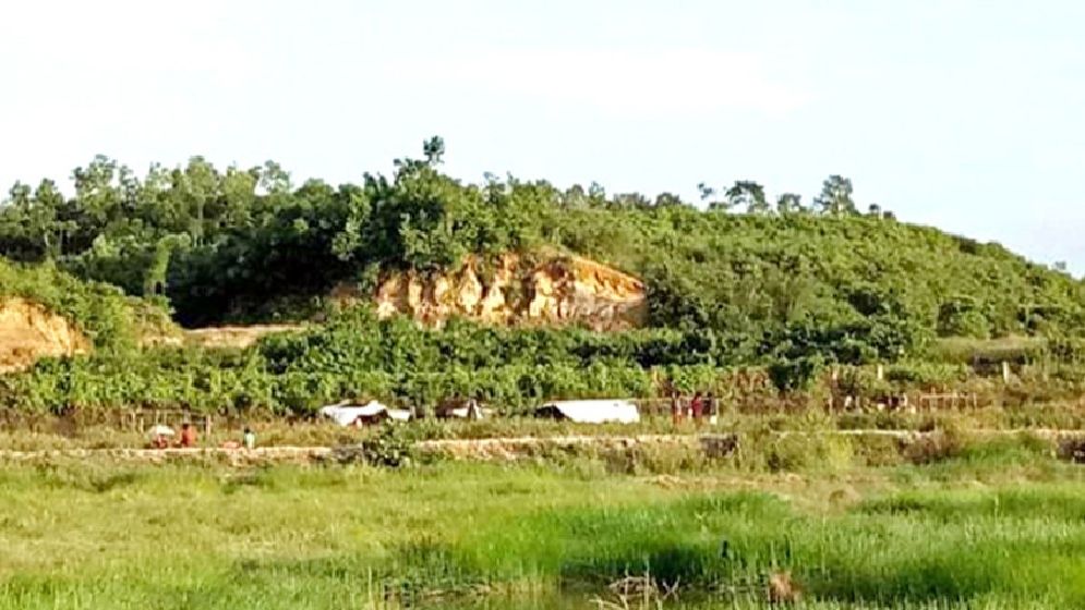 মিয়ানমার সীমান্তে মাইন বিস্ফোরণে যুবকের পায়ের গোড়ালি বিচ্ছিন্ন