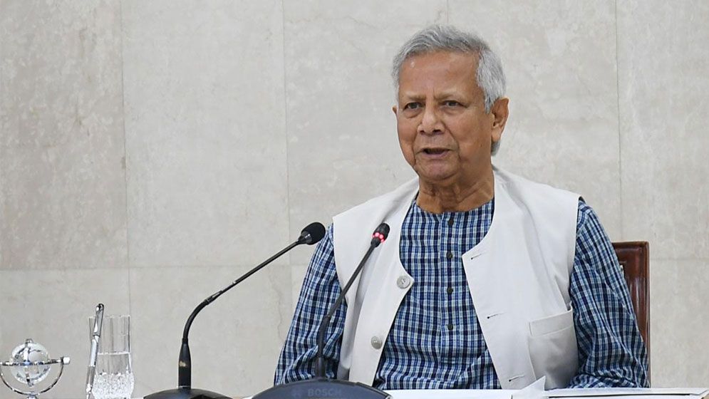 আইনশৃঙ্খলা স্বাভাবিক রাখতে ডিসিদের সজাগ থাকার নির্দেশ প্রধান উপদেষ্টার