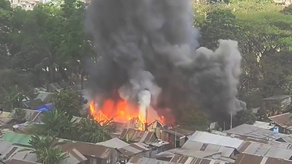 ভাষানটেকে বস্তিতে আগুন