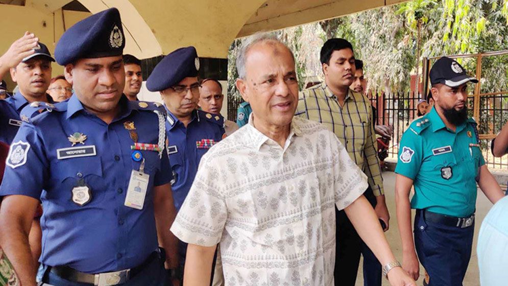 এবার রেলের কেউ কালোবাজারিতে জড়াতে সাহস পায়নি: স্বরাষ্ট্র উপদেষ্টা