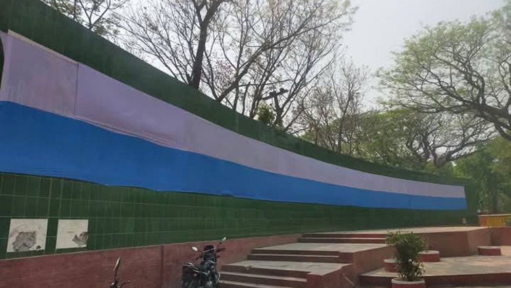 লালমনিরহাটে মুক্তিযুদ্ধের ম্যুরাল ঢেকে দেওয়ায় তীব্র প্রতিক্রিয়া