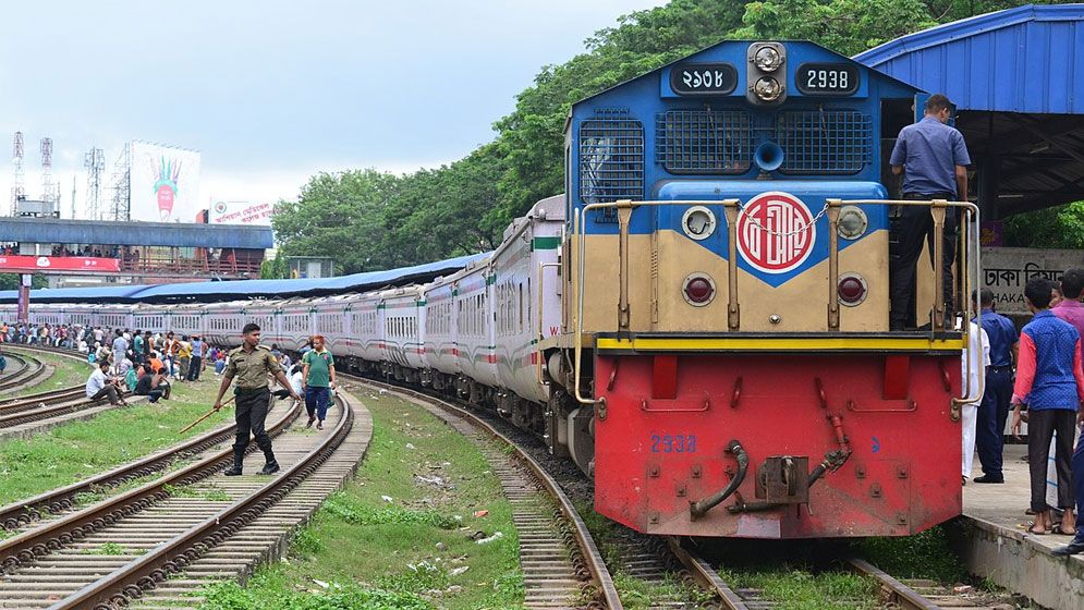 ঈদের ফিরতি ট্রেনযাত্রার অগ্রিম টিকিট বিক্রির শেষ দিন আজ