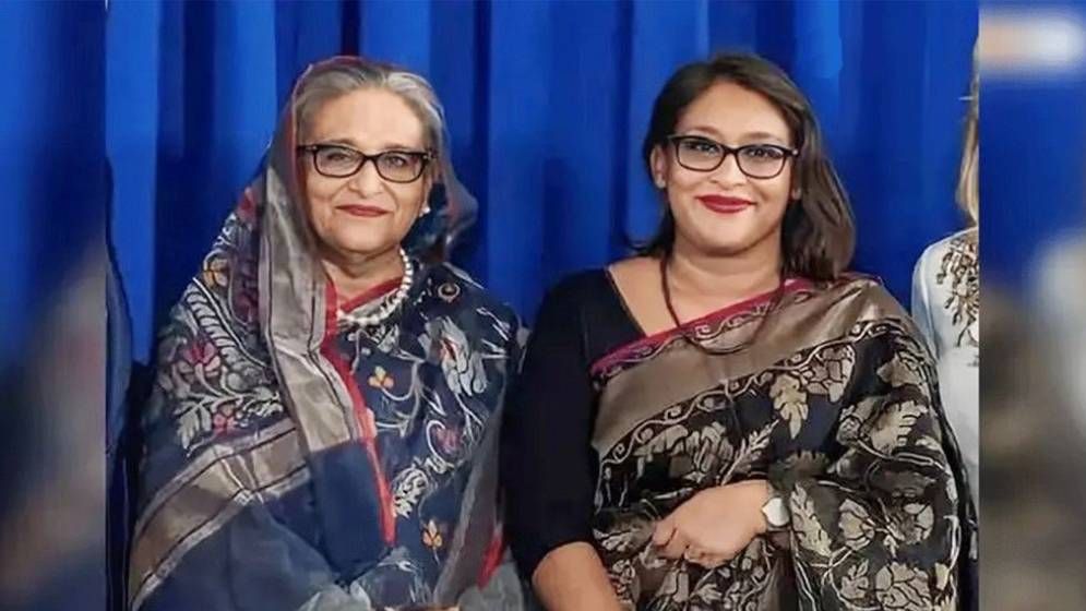 শেখ হাসিনা-পুতুলসহ ১৮ জনের বিরুদ্ধে গ্রেফতারি পরোয়ানা