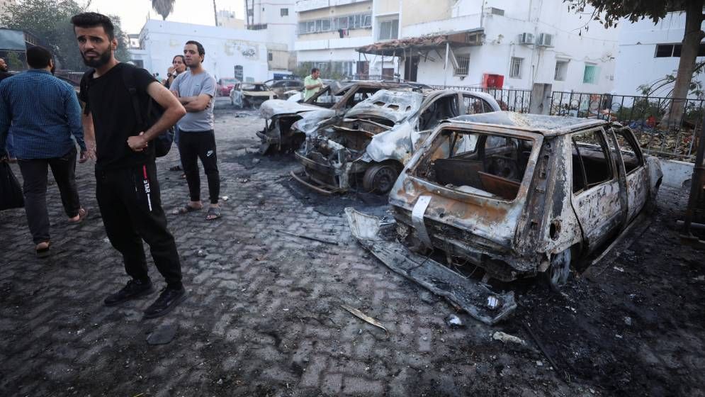 গাজার হাসপাতালে ইসরায়েলের ক্ষেপণাস্ত্র হামলা