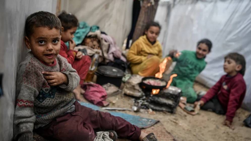 গাজায় ১৭ হাজারের বেশি শিশুকে হত্যা করেছে ইসরাইল