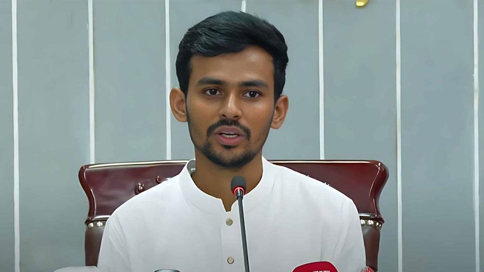 বাবার ভুলের জন্য ক্ষমা চাইলেন উপদেষ্টা আসিফ মাহমুদ