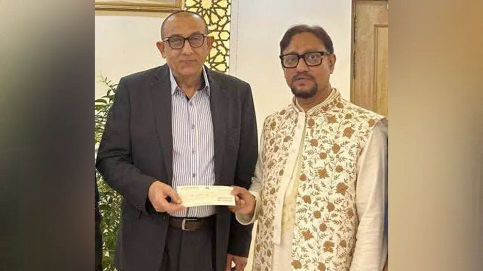 গাজাবাসীর পাশে চসিক মেয়র, ফিলিস্তিন দূতাবাসে ১২ লাখ টাকার অনুদান প্রদান