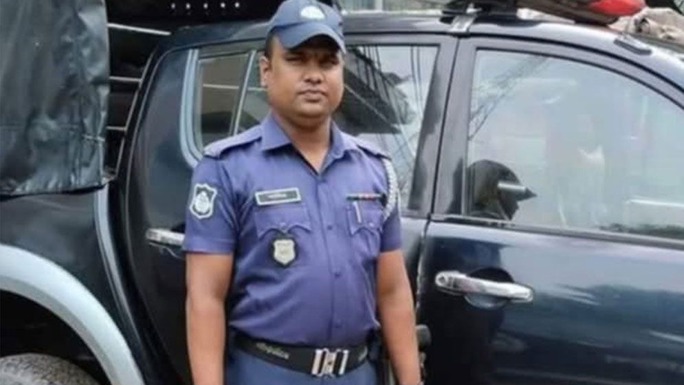 চেকপোস্ট ব্যারাক থেকে পুলিশ সদস্যের ঝুলন্ত মরদেহ উদ্ধার