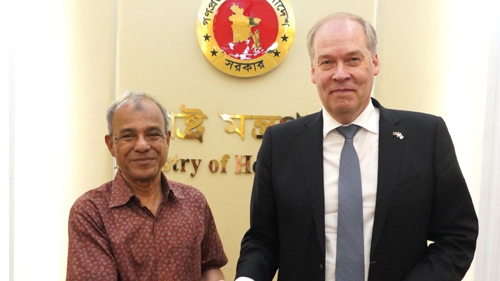 ঢাকায় ফিনল্যান্ডের দূতাবাস স্থাপনের প্রস্তাব স্বরাষ্ট্র উপদেষ্টার