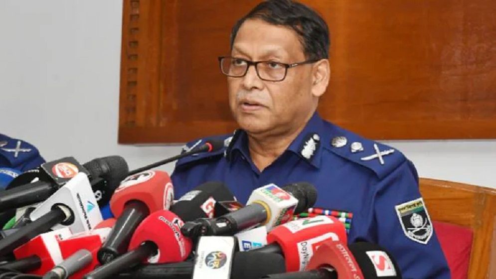 কাউকে হয়রানিমূলকভাবে গ্রেপ্তার না করার নির্দেশ আইজিপির