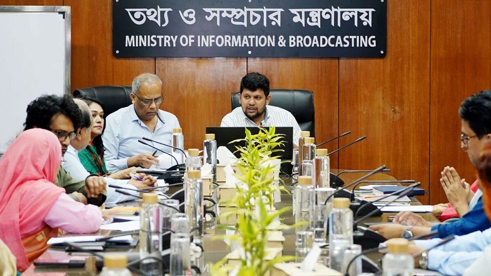 সংবাদপত্রের মানোন্নয়নে বিশেষ টাস্কফোর্স গঠন করবে সরকার : তথ্য উপদেষ্টা