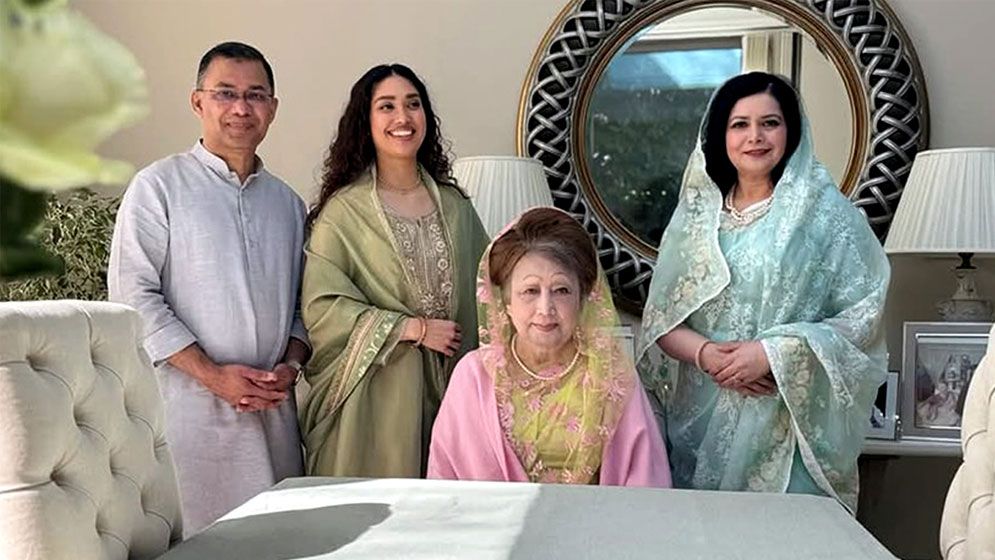 ৩০ এপ্রিলের মধ্যে লন্ডন থেকে দেশে ফিরতে পারেন খালেদা জিয়া