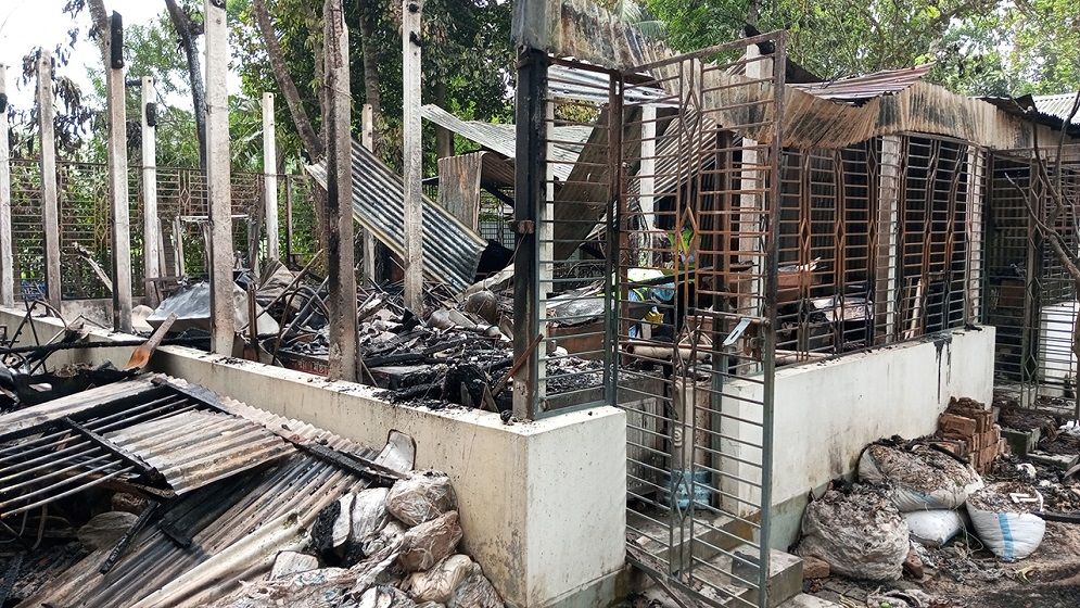 আনন্দ শোভাযাত্রার মোটিফের শিল্পীর বাড়িতে অগ্নিকাণ্ডের ঘটনায় আটক ৫