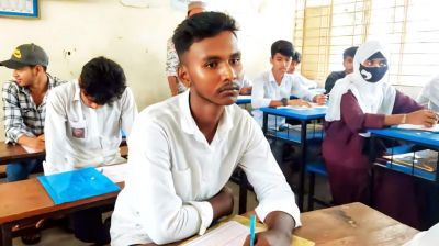 বাবার মরদেহ বাড়িতে রেখে এসএসসি পরীক্ষা দিল ছেলে