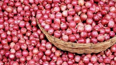তিন দিনের ব্যবধানে পেঁয়াজের দাম বেড়েছে কেজিতে ২৩ থেকে ২৫ টাকা
