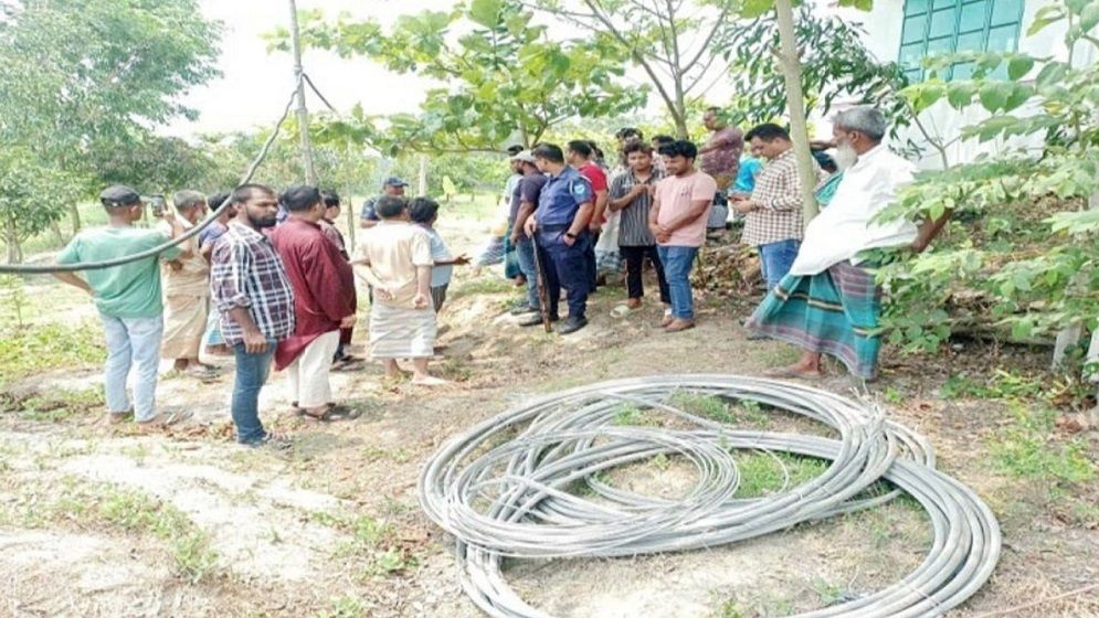 নরসিংদীতে চুরি হওয়া বৈদ্যুতিক তার যুবদল নেতার বাড়ি থেকে উদ্ধার