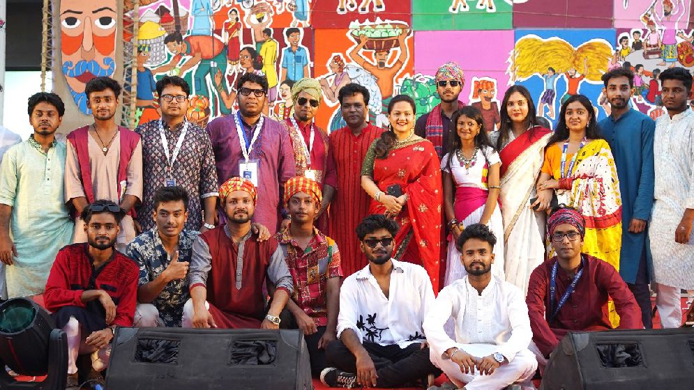 উত্তরা ইউনিভার্সিটিতে বর্ণাঢ্য আয়োজনে অনুষ্ঠিত হলো বৈশাখী পার্বণ ১৪৩২