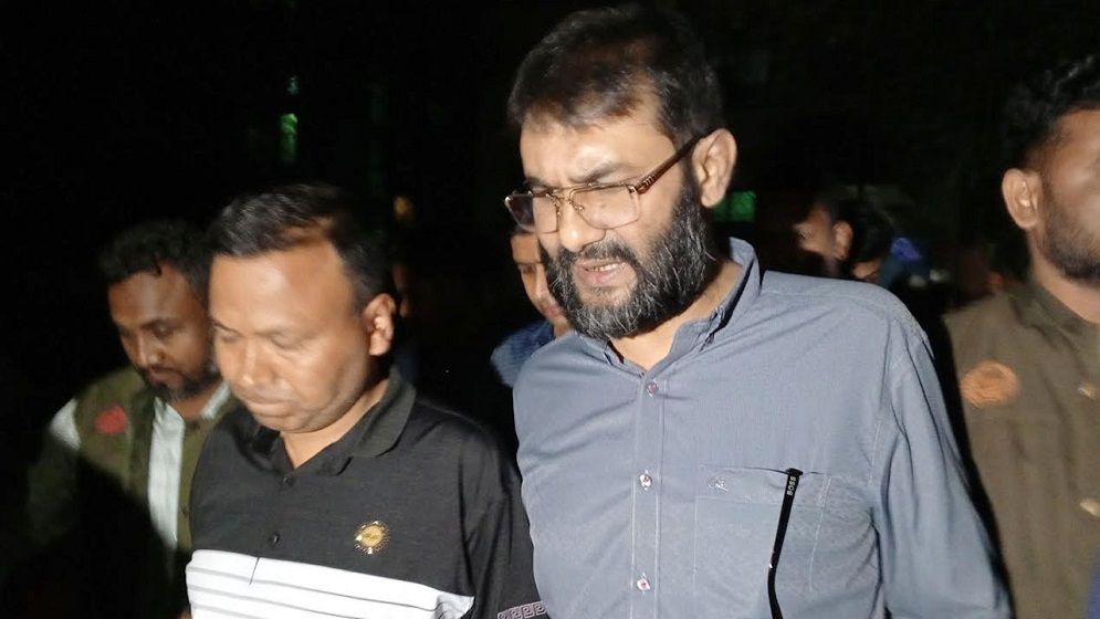 গাইবান্ধার সাবেক এমপি সারোয়ার কবির দিনাজপুরে গ্রেপ্তার