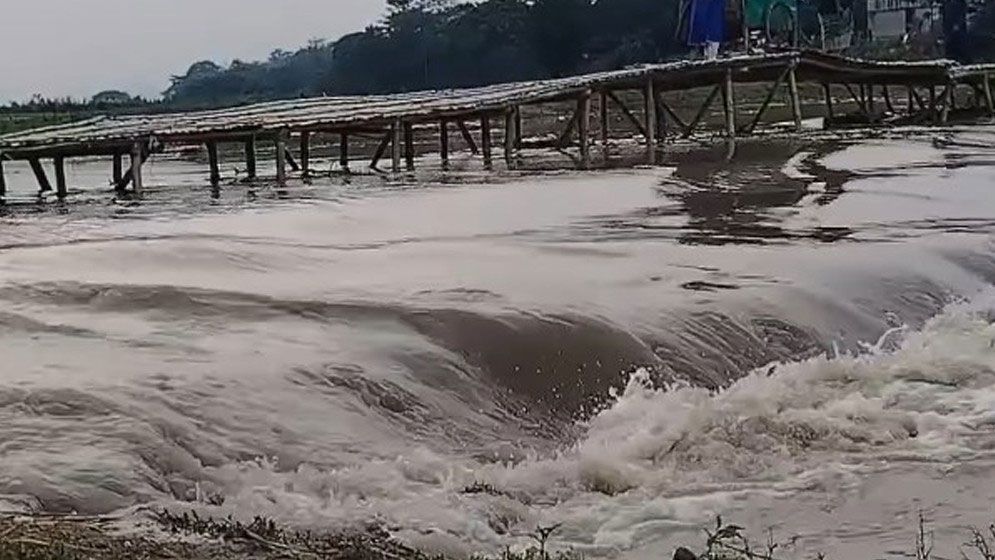 পাহাড়ি ঢলে বাড়ছে সোমেশ্বরী নদীর পানি, বন্যার শঙ্কা নেই