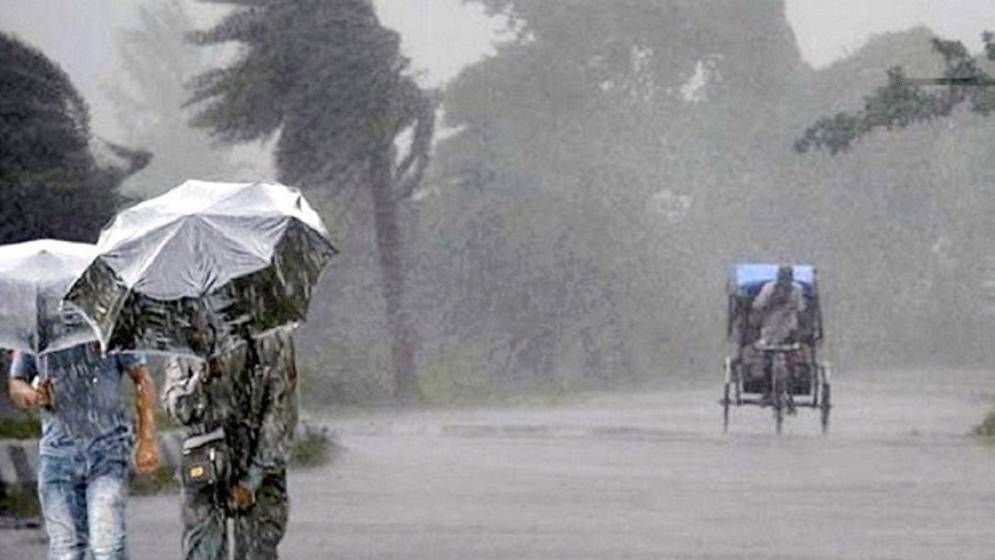 দুপুরের মধ্যে ঢাকায় বৃষ্টির আভাস