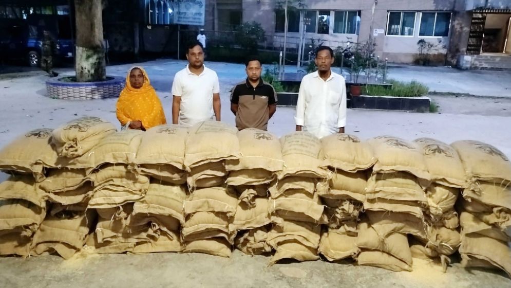 ব্রাহ্মণবাড়িয়ায় ভিজিডির ৬৮ বস্তা চালসহ ৪ ইউপি সদস্য আটক