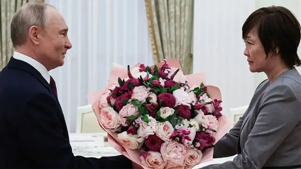 পুতিনের সঙ্গে জাপানের নিহত প্রধানমন্ত্রী শিনজো আবের স্ত্রীর সাক্ষাৎ