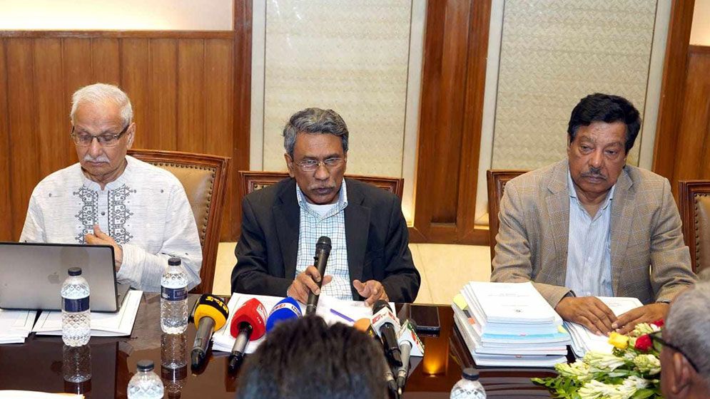 ফ্যাসিস্টদের পালিয়ে যাওয়া গণতন্ত্রের প্রাথমিক বিজয় : আলী রীয়াজ