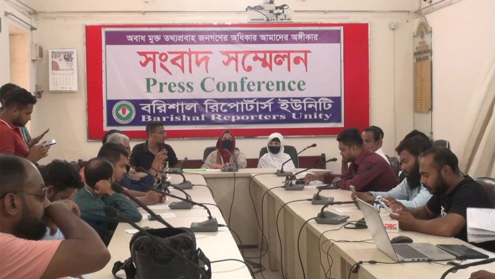 ধর্ষণ মামলা তুলে নিতে হুমকি: সাবেক এমপি আবুল হোসেন খানের বিরুদ্ধে অভিযোগ