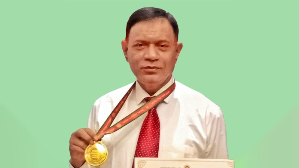 প্রাথমিকে দেশের শ্রেষ্ঠ প্রধান শিক্ষক বগুড়ার মোস্তফা কামাল