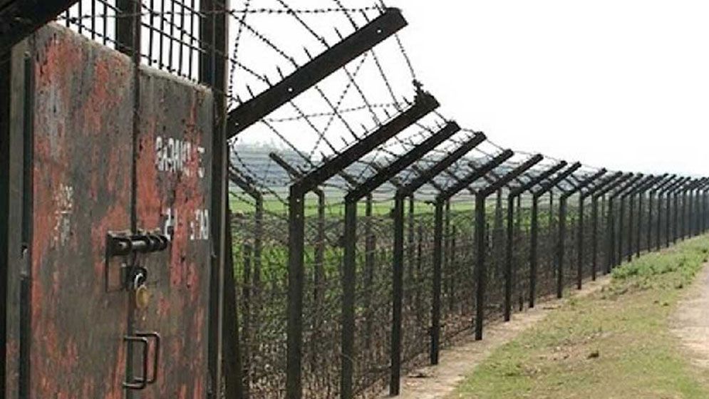 কসবা সীমান্তে বিএসএফের গুলিতে ২ যুবক আহত