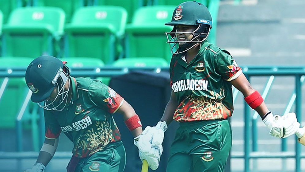 শেষ ওভারে রোমাঞ্চ, ১৪ রানে জিতে ধবলধোলাই এড়াল বাংলাদেশ